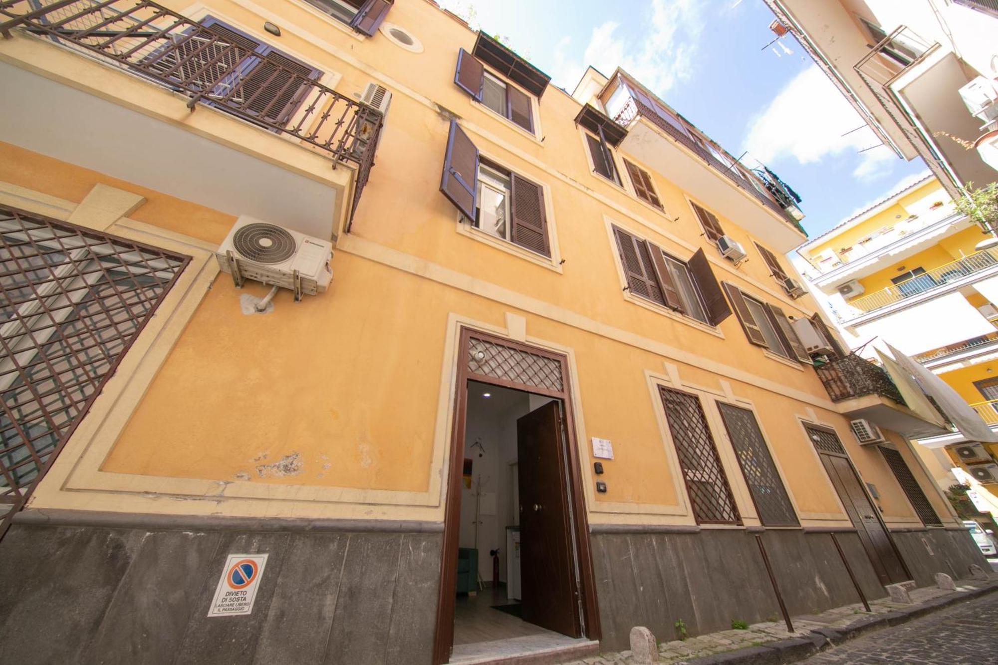 Casa Vacanze Alma B&B: Seafront Apartment Near Pozzuoli Center Exterior photo